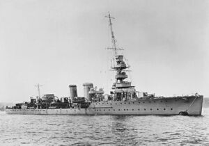 Британский лёгкий крейсер «Калипсо», получивший повреждения во время боя