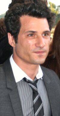 Хэл Озсан (2011)