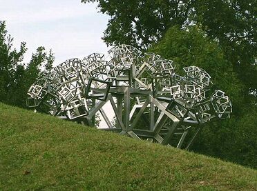 Фрактальная скульптура: 3D Fraktal 03/H/dd Хартмута Скербиша, 2003