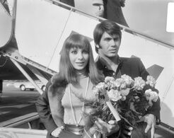 Эстер и Аби Офарим в амстердамском аэропорту Схипхол. 9 сентября 1966