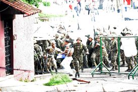 Столкновения между сторонниками Селайи и военными