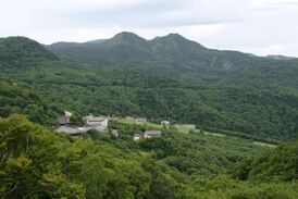 Вулкан Сига и Хоппо-онсэн в посёлке Яманоути префектуры Нагано