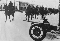 Конники корпуса генерала Павла Алексеевича Белова вступают в город Одоев, 22 декабря 1941.