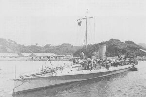 IJN torpedo boat SHIRATAKA around 1912.jpg