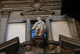 Монумент Авсонию в Милане