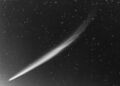 Комета C/1965 S1 (Икэя — Сэки), 30 октября 1965 года. Фото Джеймса Янга (Обсерватория Тейбл-Маунтин/JPL/NASA)