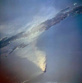 Активность вулкана в 1995 году. Снимок НАСА.