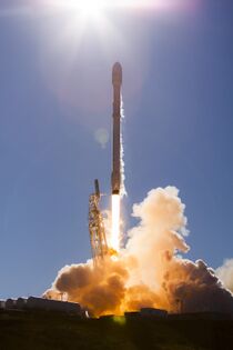 Iridium-1 Launch (32312421135).jpg