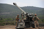 Italian Army FH70 howitzer.png
