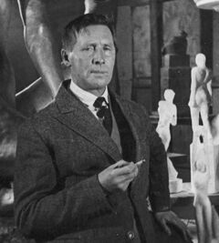 Иван Шадр в своей Московской студии (1930)