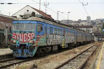 Электропоезд ЭР31 (ЖС 412/416) в граффити. Вид на вагон 412-085