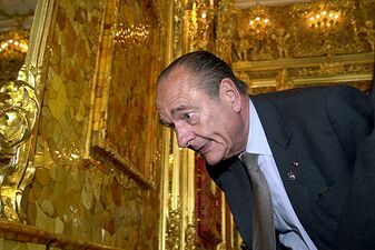 Жак Ширак в Янтарной комнате