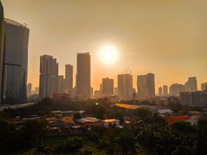 Вид на горизонт Джакарты в золотой час