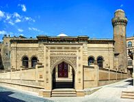 Джума мечеть в Баку (1899 год, минарет — 1437 год)