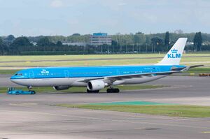 KLM Airbus A330-300 PH-AKA (7898750518).jpg