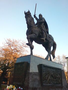 Памятник болгарскому царю Калояну в Варне