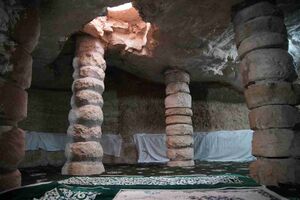 Подземная мечеть Караман-Ата