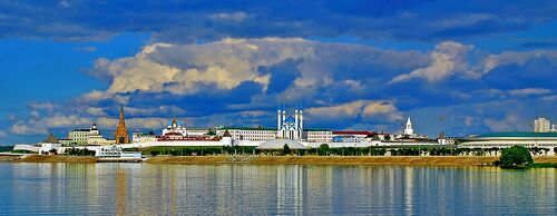 Kazan Kremlin panorama.jpg