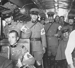 Офицерский состав службы безопасности Сухопутных войск в поезде (1935 г.)