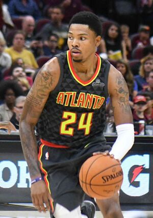 Kent Bazemore 20171004 (cropped).jpg