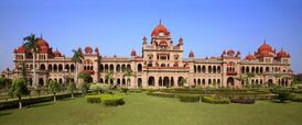 Халса-колледж (1892) в Амритсаре (Индия)