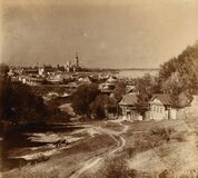 Вид на Кинешму с Заречья на фотографии С. М. Прокудина-Горского, 1910. В центре — Никольский мост через Кинешемку