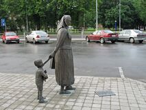 Скульптура «Прощание» на привокзальной площади