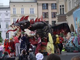 Змей на параде в Кракове, 2012 год