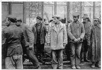 Митинг оккупантов. Трофейное фото, изъятое у пленного немецкого офицера.
