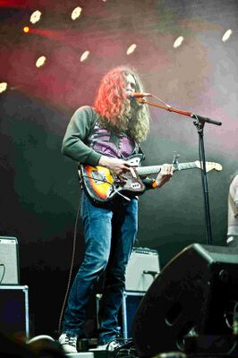 Курт Вайл выступает на фестивале Roskilde Festival в 2011 году