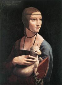 Более ранний женский портрет Леонардо «Дама с горностаем», хоть и является прекрасным произведением искусства, но по своему, более простому образному строю принадлежит ещё предшествующей эпохе