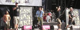 Выступление Less Than Jake в августе 2006
