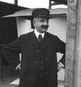 Луи Сеген на заводе Гном, 12 августа 1909 г.