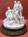 Венера и грации коронуют Красоту. Севр, 1790-е гг.