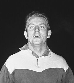 Люк Бейкер в январе 1955