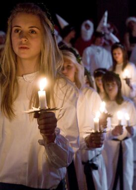 Праздничная процессия в Швеции