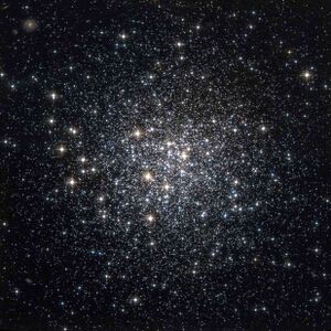 M 72; Телескоп Хаббл / STScI / WikiSky