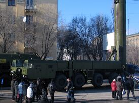Машина антенно-фидерных устройств на базе 4-хосного тягача МАЗ-7908, разработанная ЦКБ «Титан» на выставке, посвященной годовщине победы в Сталинградской битве. 2 февраля 2008, Волгоград.