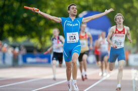 Никита Углов справа на Чемпионате Европы среди юниоров 2011