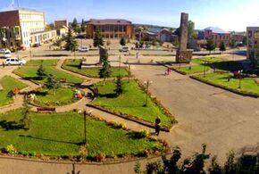 Martuni central square, Armenia.jpg