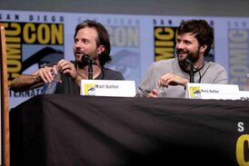 Мэтт Даффер (слева) и Росс Даффер в 2017 году на San Diego Comic-Con