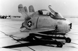 XF-85 на авиабазе «Эдвардс».