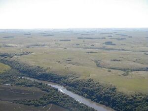 Вид реки в среднем течении. Департамент Артигас, Уругвай.