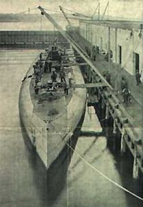 Почтовая карточка с изображением лодки на разгрузке-погрузке в Нью-Лондоне (США, 1916)