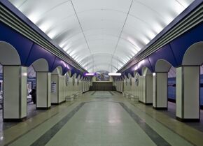 Metro SPB Line5 Komendantskiy Prospekt.jpg