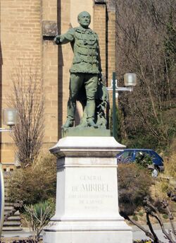 Памятник генералу Мирибелю в Отриве (Дром) работы Марке де Вассело