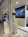 Демонстрационная модель ракеты SUSIE и Ariane 64 на стенде ArianeGroup на Международном астронавтическом конгрессе 2022 года в Париже.