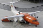 Модели автомобиля компании и самолёта дочерней компании TNT Airways
