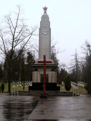 Monument at soviet military cemetery in Elbląg - 1.jpg