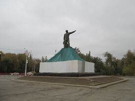 Monument to Dzerzhinsky in Volgograd 03.jpg